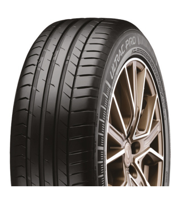 225/40R19 93 Y ULTRAC PRO